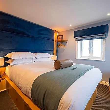 Hotel The Tan Hill 4*
