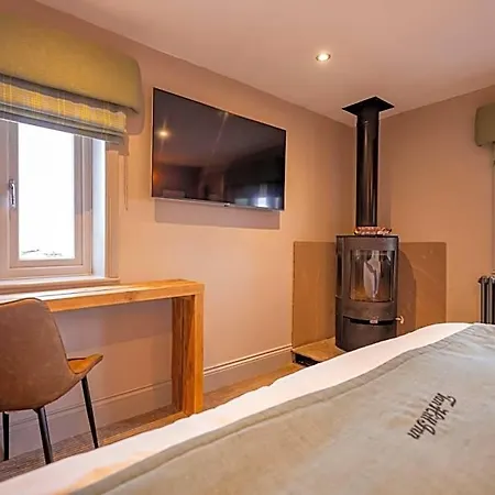 The Tan Hill 4*